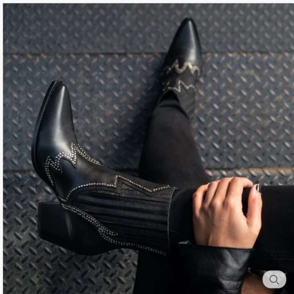 Thursday boot company’s women’s boot size 8 in Icon.